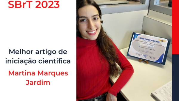 🏆 Destaque na Ciência: Aluna Recebe Prêmio por Inovação em Álgebra Linear! 🎉